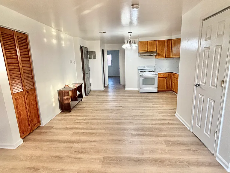 1515 Tyson Ave #3 — Photo 4