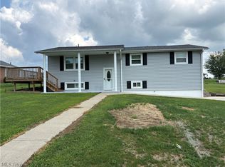 102 Broadview Dr, Cadiz, OH 43907
