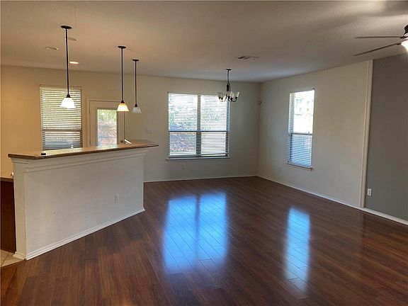 4th image of 14428 Lake Victor Dr
