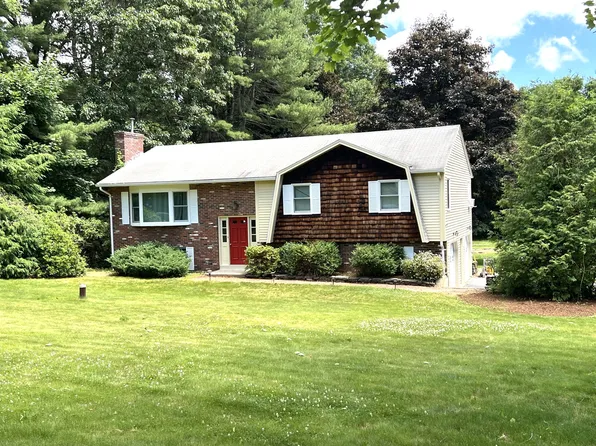 27 Hillside Dr, Sturbridge, MA 01566