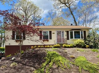 21 Oakmont St, Webster, MA 01570