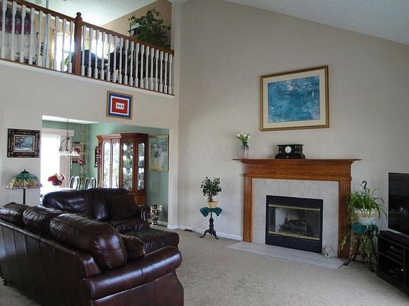 3rd image of 1045 Village Dr
