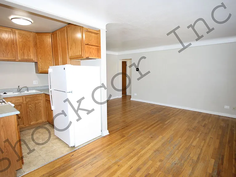 1531 Leyden St — Photo 9