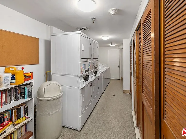 2260 N Cahuenga Blvd #502 — Photo 39