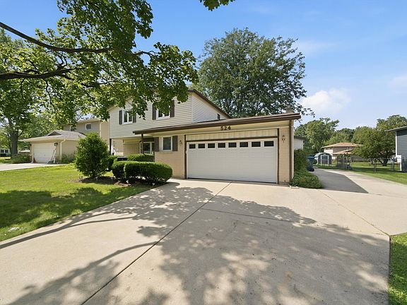 3rd image of 524 Hingham Ln