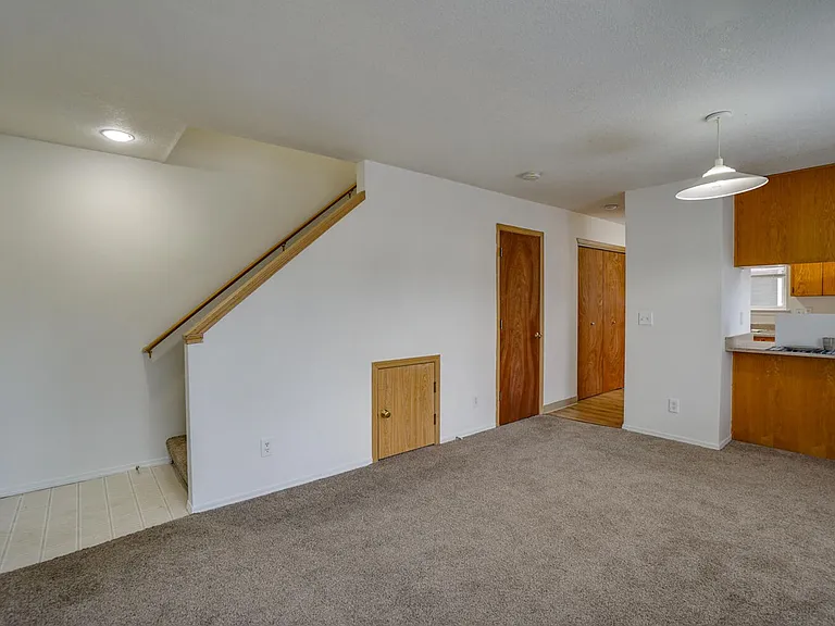 Beverly Rose Apartments — Photo 26