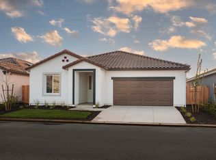 2582 N Zinnia Dr, Fresno, CA 93727