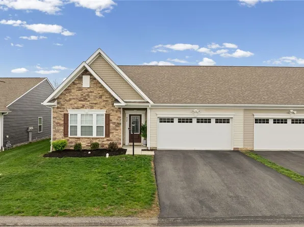 430 Dana Dr, New Kensington, PA 15068