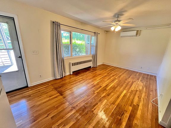 3rd image of 553 Palmer Ave APT 1A