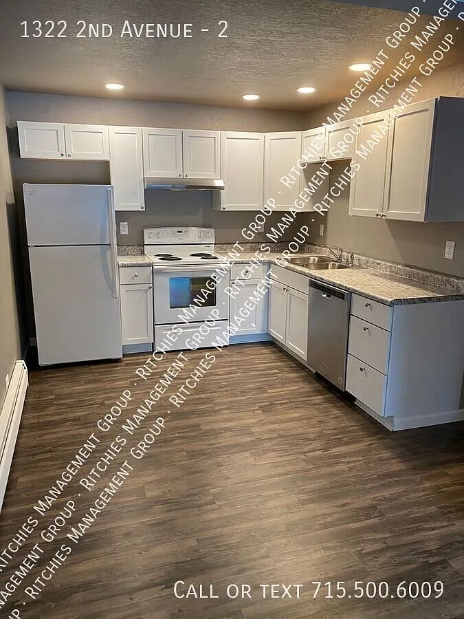 Modernized 2 Bedroom Apartment Updated Throughout — Photo 1