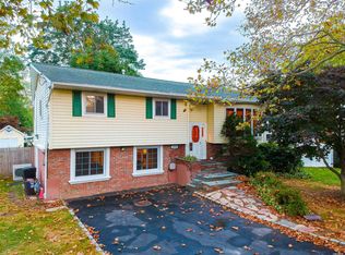 1370 Pulaski Rd, East Northport, NY 11731