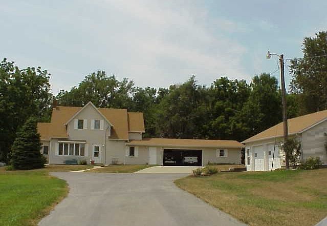 1st image of 420 S 192nd St