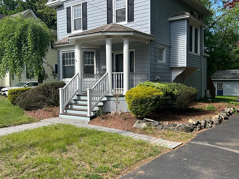 126 Grant Ave — Photo 2