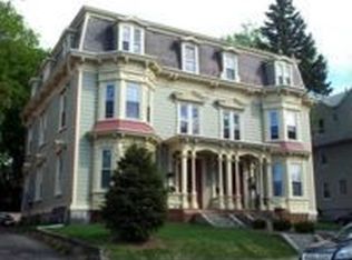 27 Hollywood St APT 2, Worcester, MA 01610