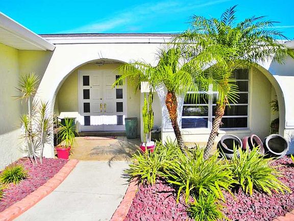 2nd image of 1011 River Oaks Ct