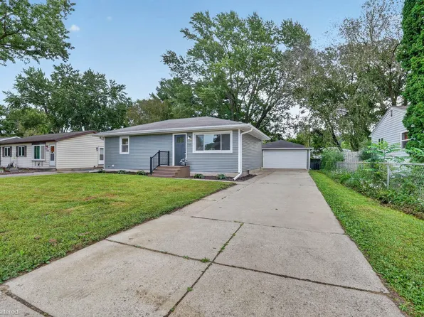 740 Hall Ave, Waterloo, IA 50703