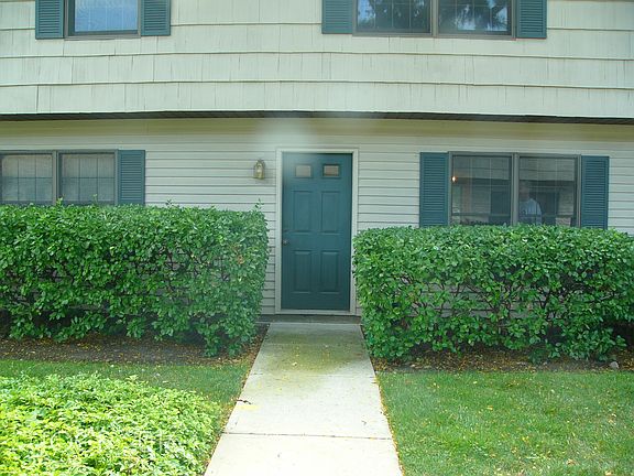 2nd image of 16 Briarwood Ct