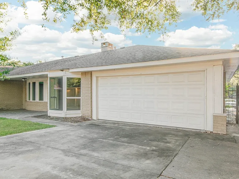 11007 Hillcroft Ave — Photo 24