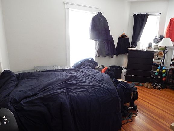 4th image of 223 Holland St #1