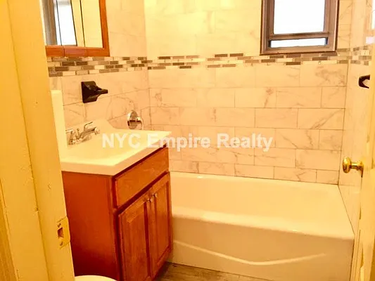 Rented by NYC Empire Realty Inc | media 33