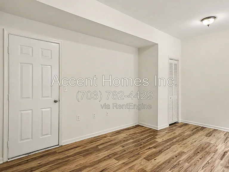 21217 Millwood Sq — Photo 13