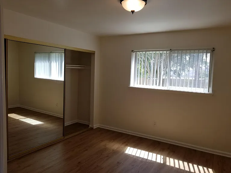 645 Parker St — Photo 11