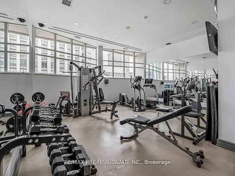 102 Bloor St W #305 — Photo 13