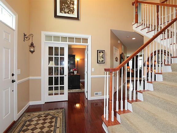 3rd image of 5074 Lakota Woods Dr