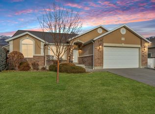 572 E 2250 N, North Ogden, UT 84414