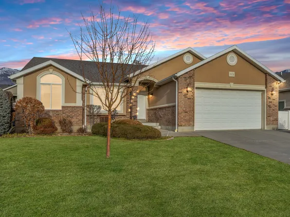 572 E 2250 N, North Ogden, UT 84414