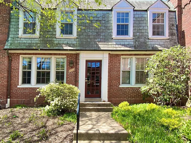 1748 N Rhodes St #6-321 — Photo 1