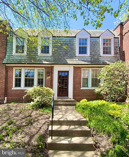 1748 N Rhodes St #6-321 Photo 1