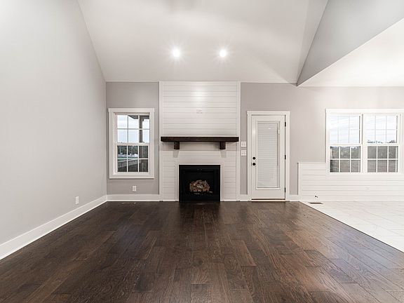 2nd image of 1085 Henry Place Blvd