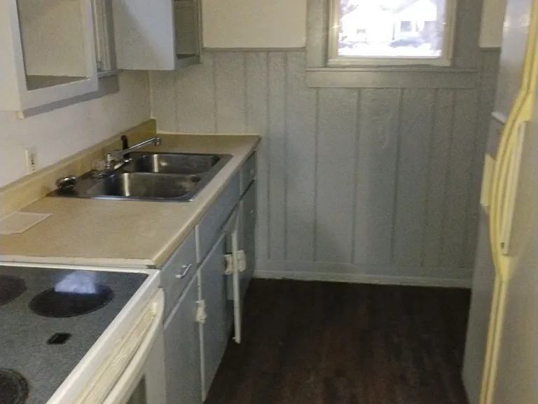 1338 E Indiana St — Photo 3