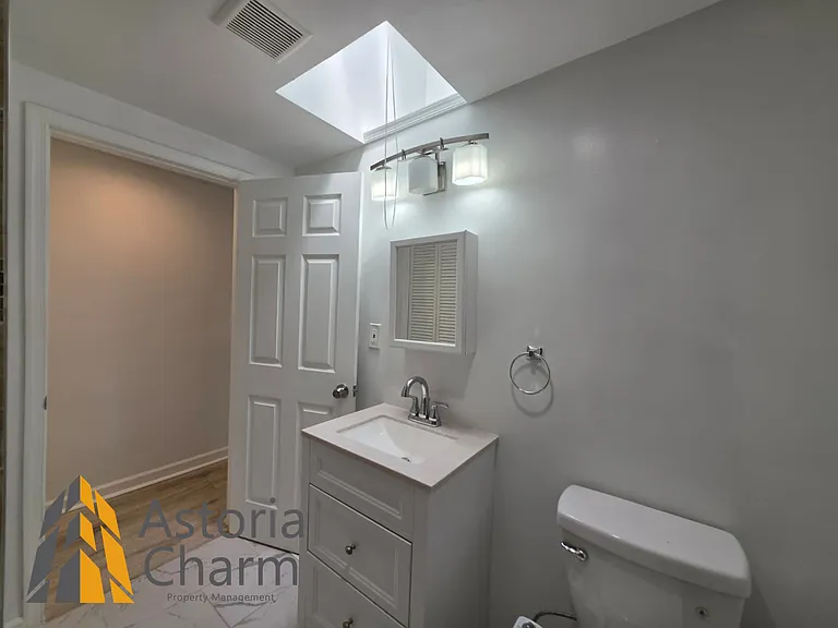 519 E 28th St — Photo 16