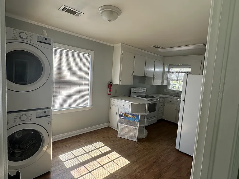 25 Carmel Dr — Photo 16