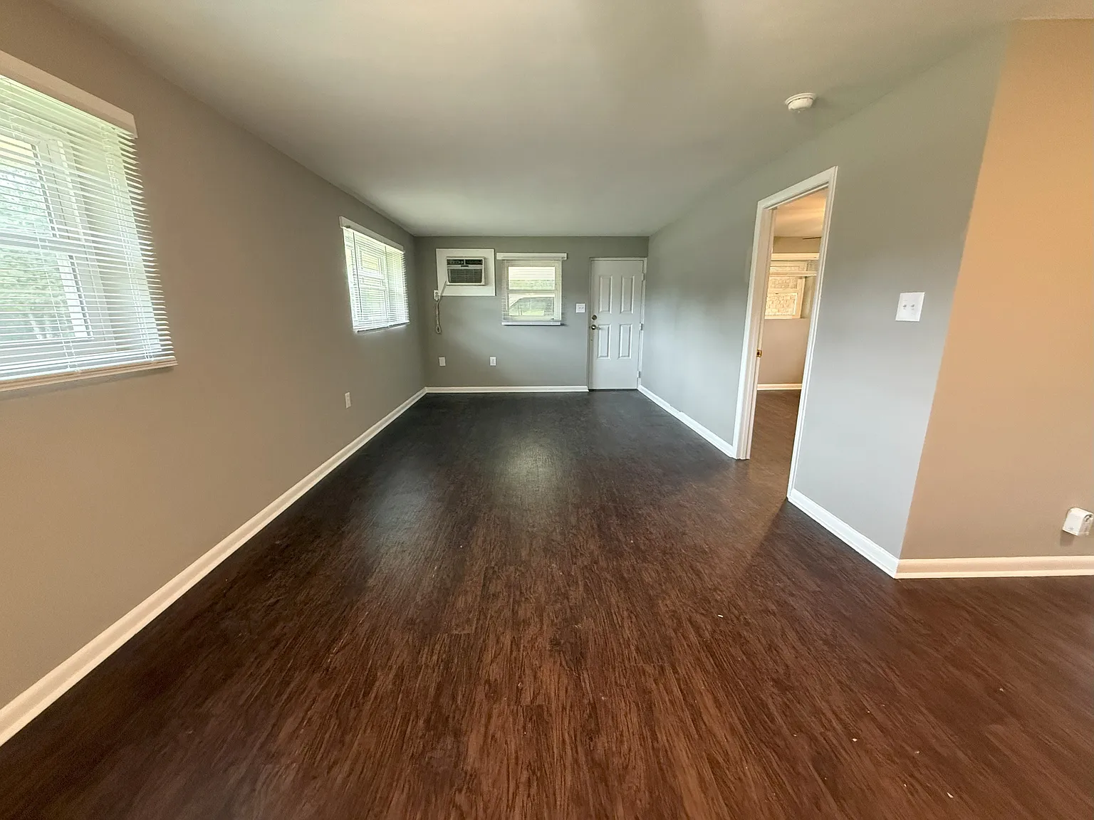 17 Hollis Street - B — Photo 4