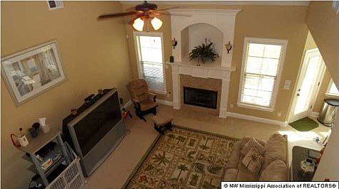 4th image of 9757 Cypress Hollow Dr
