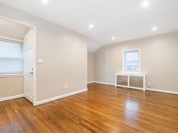 4th image of 189 Washington Ave