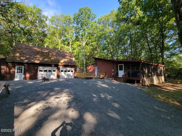 802 Cottonwood Ct, Lords Valley, PA 18428