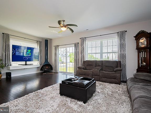 5th image of 400 Sitka Spruce Ln