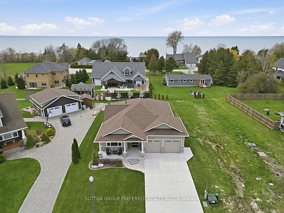 2nd image of 26 Thimbleweed Dr