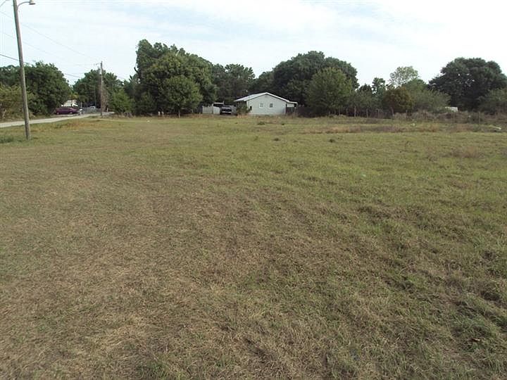 1st image of 1905 SE 2nd Ave