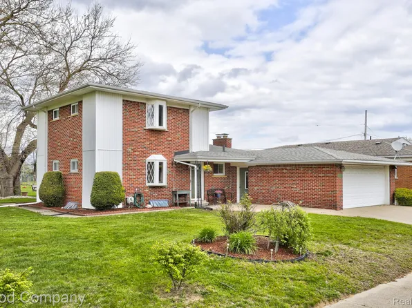11493 Warren Blvd, Warren, MI 48089