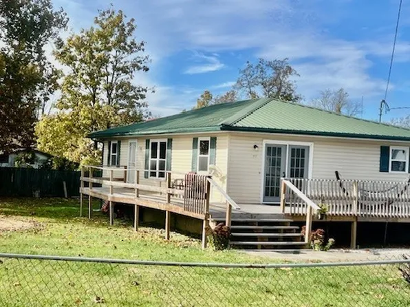 257 Oliver St, Saint Albans, WV 25177