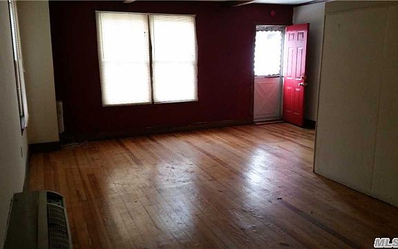 4th image of 410 Main St APT B