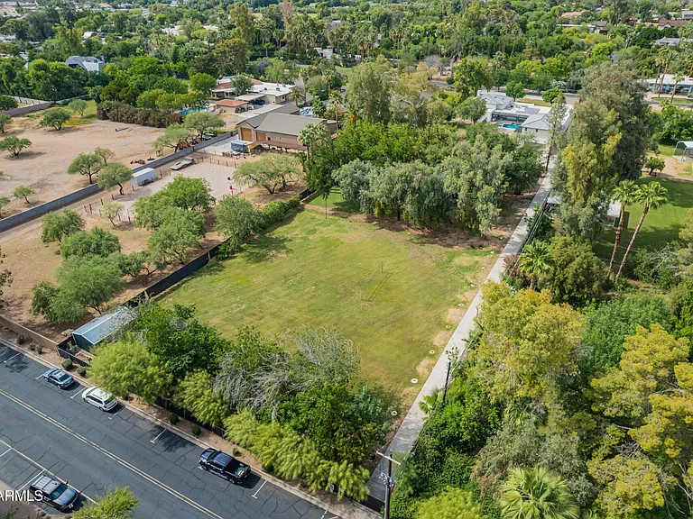 2311 E Colter St — Photo 86