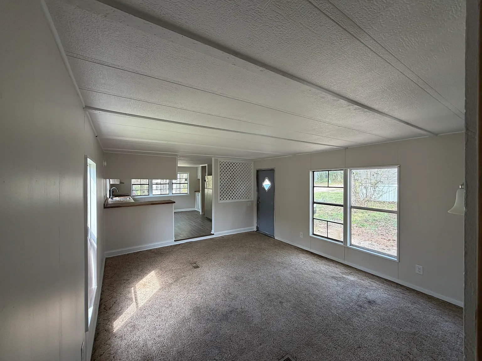 2 bed, $1,100 — Photo 4