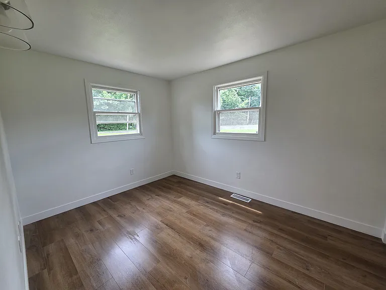 1231 E Maywood Ave #5 — Photo 4