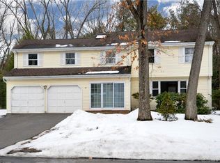 34 Lighthouse Hill Rd, Windsor, CT 06095